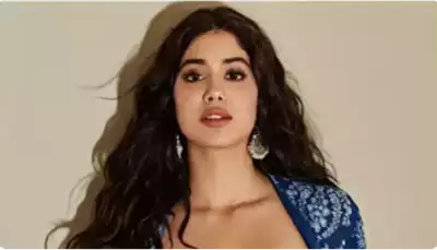 Janhvi Kapoor’s airport look is a masterclass in comfortable fashion video inside