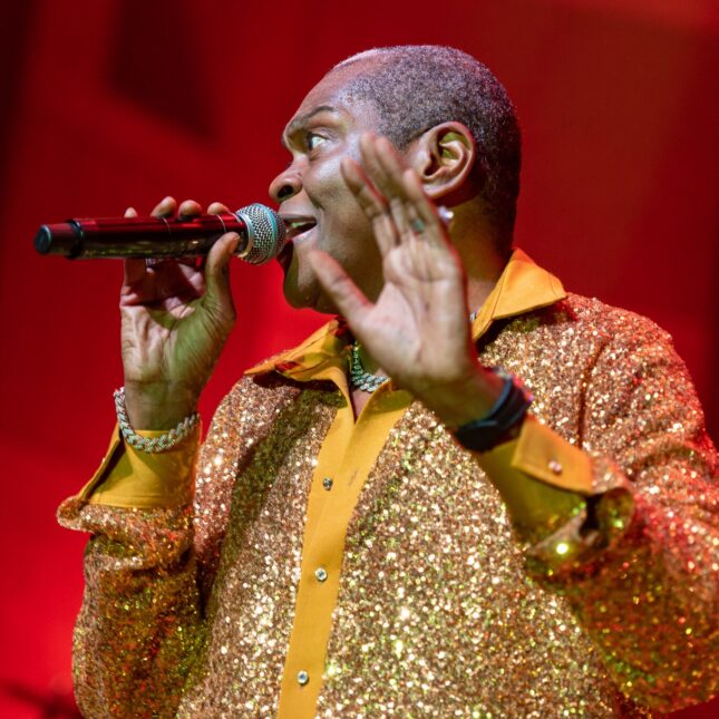 Four Tops singer in straitjacket after heart attack claim