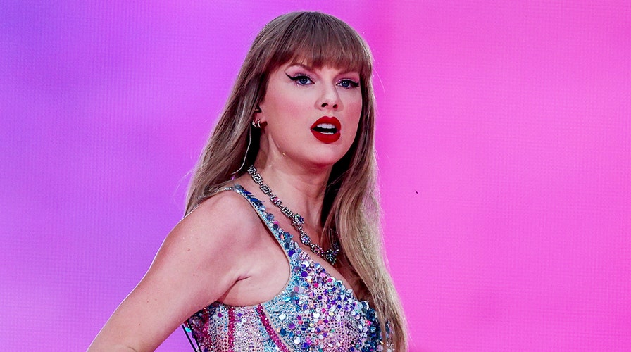 Taylor Swift stops performance to assist upset fan