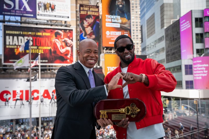 Sean ‘Diddy’ Combs returns key to New York City after video of him attacking Cassie surfaces