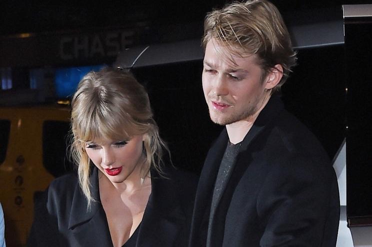 Fans speculate Taylor Swift aimed dig at ex Joe Alwyn with ‘murder mashup’ during Liverpool show