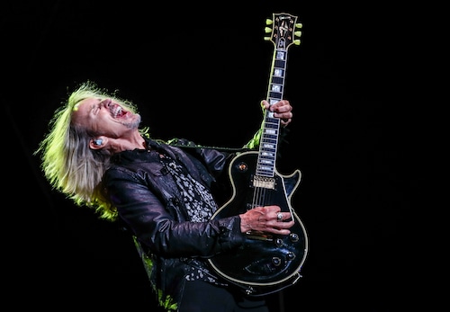 Dennis DeYoung Responds Strongly to Tommy Shaw