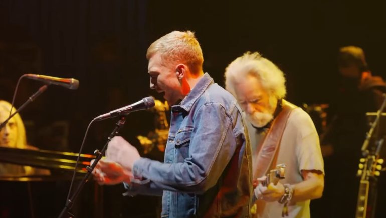 Throwback To When Tyler Childers Joined The Grateful Dead’s Bob Weir For “Greatest Story Ever Told” Performance