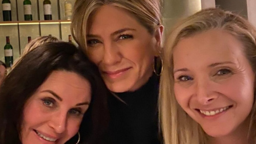 Jennifer Aniston Shares What Lisa Kudrow Disliked About Filming Friends