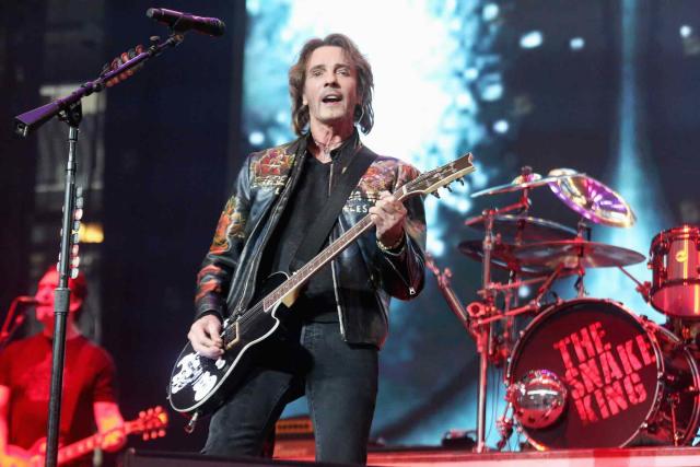 Rick Springfield to Host Concert for Senior Dog Rescue in Colorado on Aug. 29