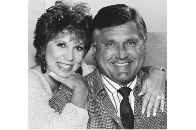 Al Schultz Longtime TV Makeup Artist and Husband of Vicki Lawrence Dies at 82