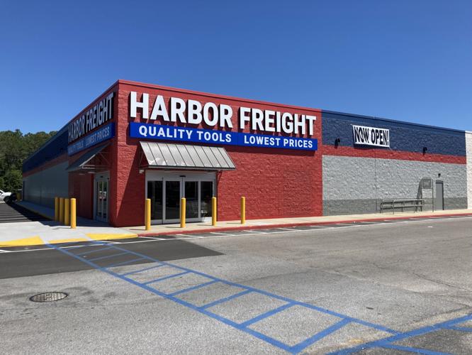 Harbor Freight Officially Opens New Bennington Store