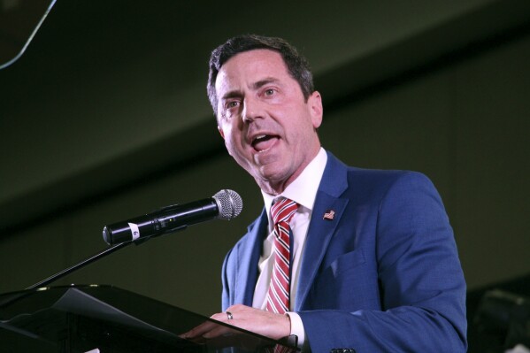 John Curtis wins primary to replace Sen. Mitt Romney set to face Caroline Gleich