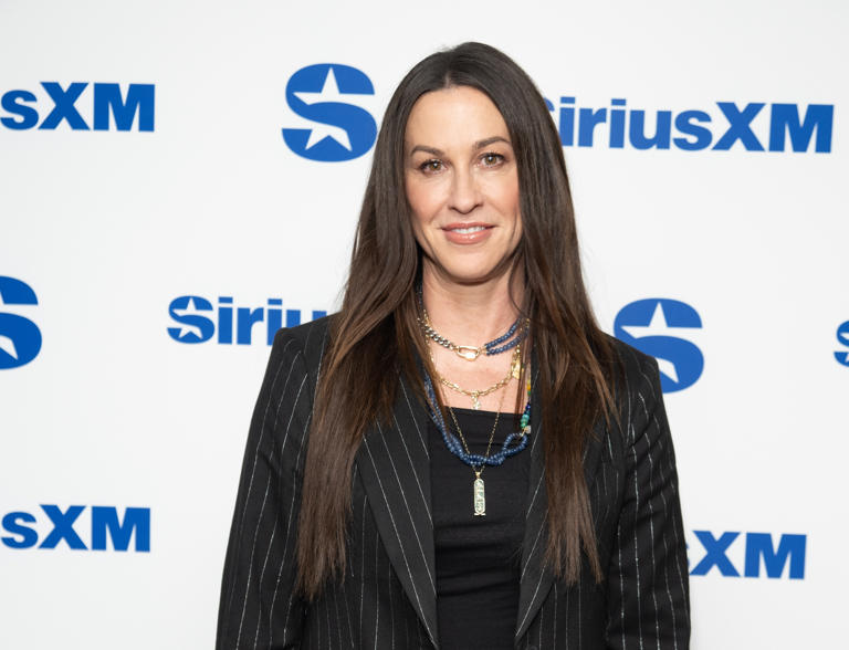 Alanis Morissette Brings Daughter Onstage for Adorable “Ironic” Duet