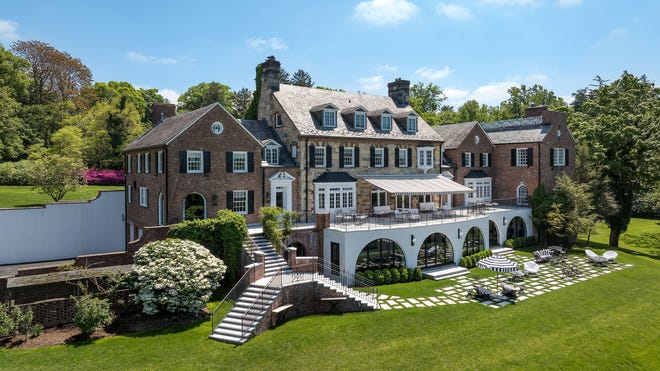 For Sale: Catherine Zeta-Jones and Michael Douglas’ Home with 12 Bathrooms and Tennis Court