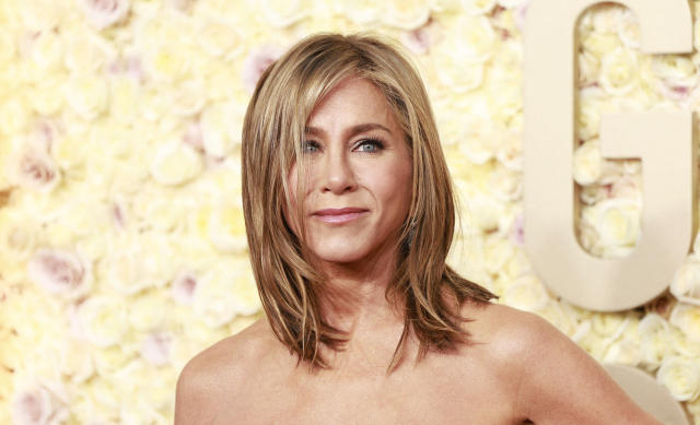 Jennifer Aniston pauses interview wipes away tears after question about Friends