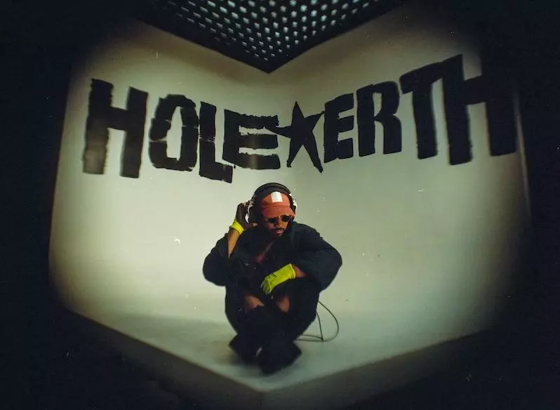Toro y Moi announces new album Hole Erth