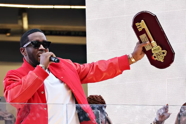 Diddy Hands Back Honorary Key to New York City